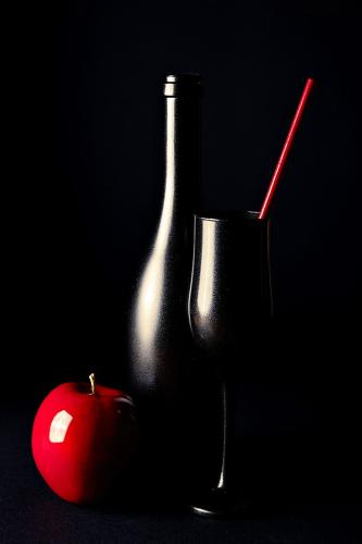 PALLADINI-ROBERTO-TEMA-A-THE-RED-APPLE 21° CONCORSO FOTOGRAFICO UIF-INTERNET 2024