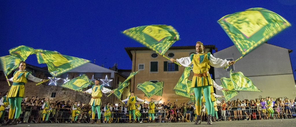 PALIO-DI-BIENTINA-_PI_-_TAMBURINI-E-SBANDIERATORI__011 Antonino Mancuso