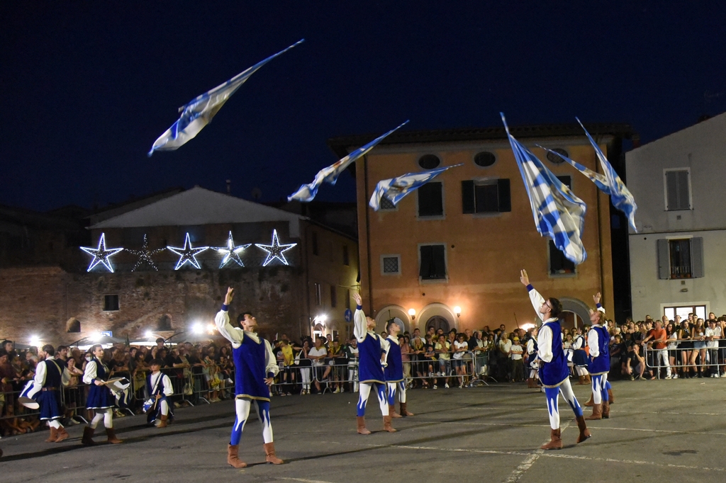 PALIO-DI-BIENTINA-_PI_-_TAMBURINI-E-SBANDIERATORI__013 Antonino Mancuso