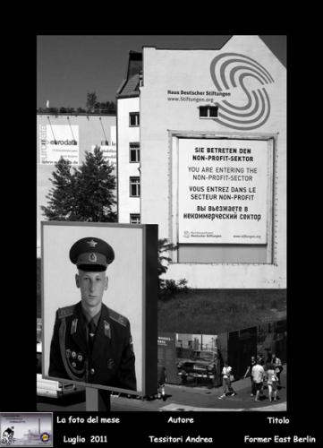 7-Foto-del-Mese-Luglio-2011-Autore-Tessitori-Andrea-TitoloFormer-East-Berlin Associazione Fotografica Fornacette (PI)