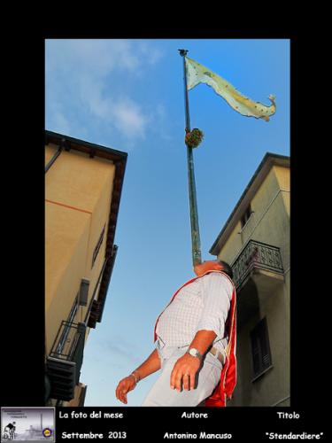 09-Foto-del-Mese-Settembre-2013-Autore-Antonino-Mancuso-Titolo-Stendardiere Associazione Fotografica Fornacette (PI)