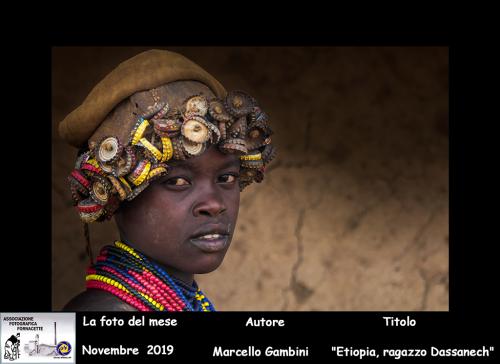 11-Foto-del-Mese-Novembre-2019-Autore-Marcello-Gambini-Titolo-Etiopia-ragazzo-Dassanech Associazione Fotografica Fornacette (PI)