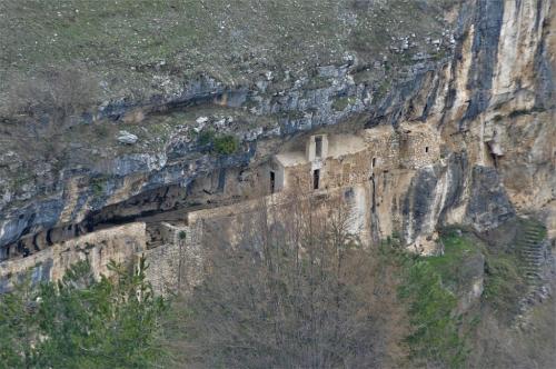 Buzzelli-Antonio-Eremo-S.Bartolomeo-in-legio Collettiva soci UIF Abruzzo La Genziana