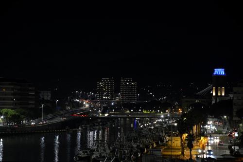 Maria-Grazia-Basti-Pescara-by-night Collettiva soci UIF Abruzzo La Genziana