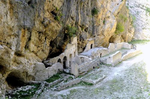 Rossella-Poggiali-Monastero-SMartino-in-valle Collettiva soci UIF Abruzzo La Genziana