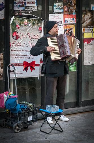 COLLURA-MARIO-UN-NATALE-FATTO-A._.-SUON-DI-MUSICA Circolo Fotografico Immagine Monreale (PA)