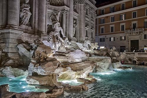 E.-DI-PRIMA-SCORCIO-FONTANA-DI-TREVI-ROMA Circolo Fotografico Immagine Monreale (PA)