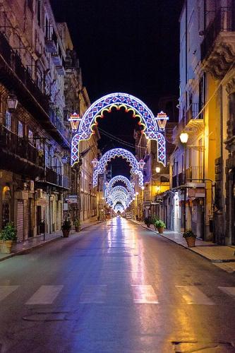 ARTALE-GIOVANNI-Il-Cassaro-e-le-sue-luminarie Circolo Fotografico Immagine Monreale (PA)