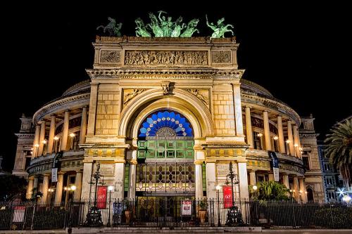 DI-PRIMA-ASCENZIO-Luci-alla-ribalta-Teatro-Garibaldi Circolo Fotografico Immagine Monreale (PA)