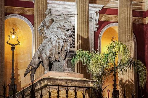 SAVARINO-FRANCESCO-Il-leone-del-Teatro-Massimo-Vittorio-Emanuele Circolo Fotografico Immagine Monreale (PA)