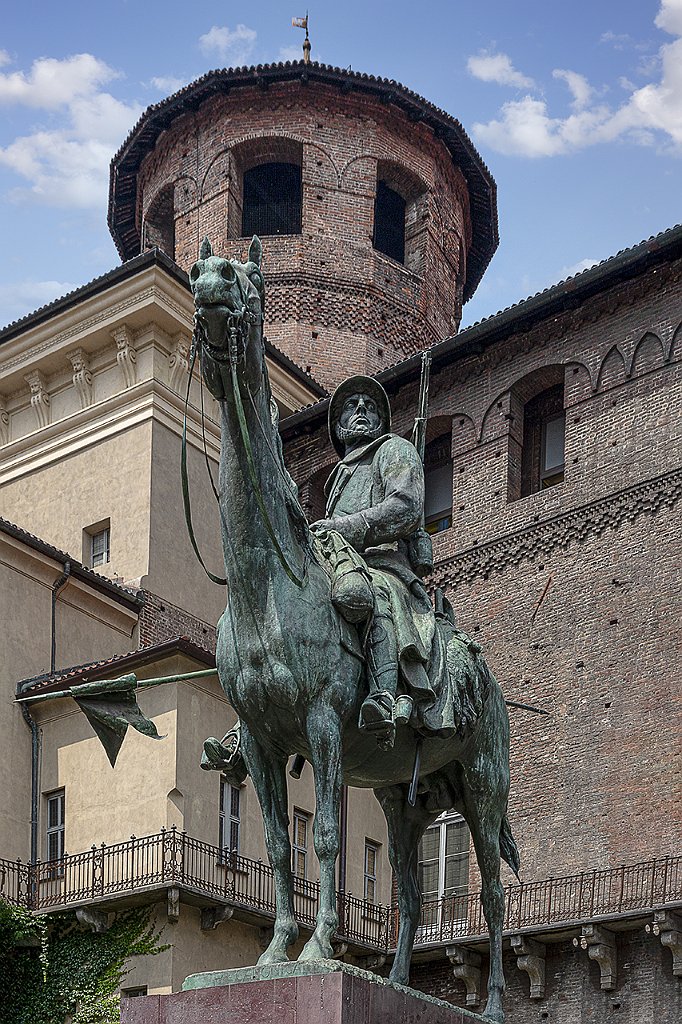11-STATUA-CAVALIERE-ESERCITO-ENANUELE-FILIBERTO-DUCA-DI-AOSTA- Giovanni Artale