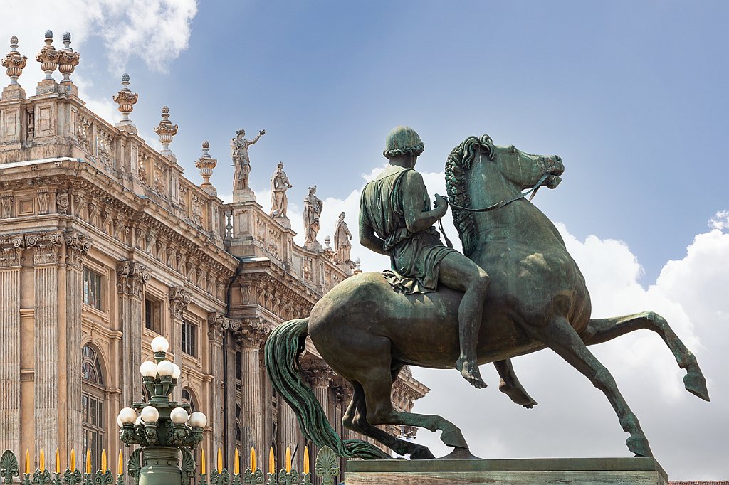4-DETTAGLI-INGRESSO-PALAZZO-REALE Giovanni Artale
