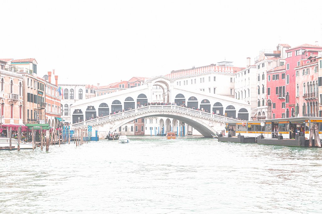 13-VENEZIA-IL-PONTE-DI-RIALTO-TRA-LA-NEBBIA Giovanni Artale