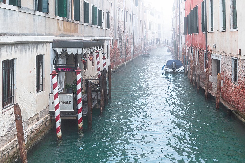 19-VENEZIA-PASSEGGIANDO-TRA-LA-NEBBIA-ED-I-CANALI Giovanni Artale