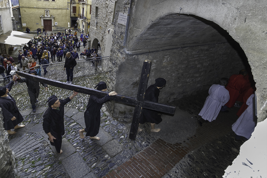 Triora-processione-al-monte-06 Massimo Sambuco
