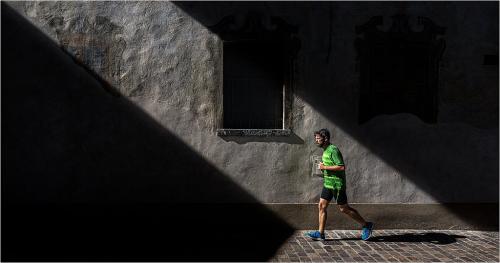 27_A1_The-runner_TERZO-PREMIO-COLORE_RIVA-DARIO 10° CONCORSO FOTOGRAFICO "Città di Anghiari" - 2024