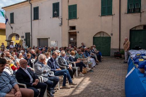 PUBBLICO-PRESENTE-ALLA-PREMIAZIONE.-IN-PRIMA-FILA-I-SINDACI-DEI-COMUNI-DI-PONTEDASSIO-AURIGO-CESIO-E-CHIUSANICO 11° CONCORSO FOTOGRAFICO NAZIONALE "a Lecca" 2024