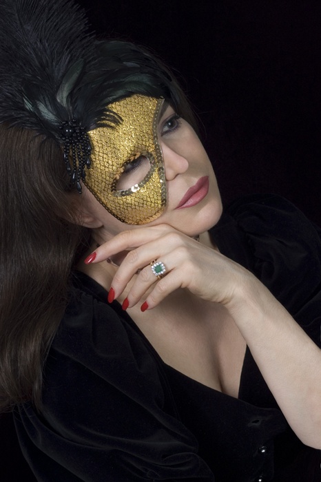 Self_golden_mask Anna Koudella
